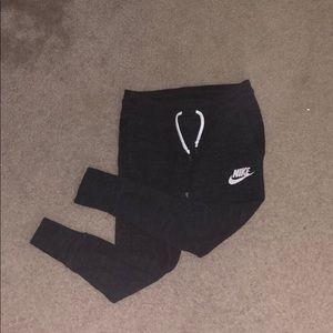 Nike joggers size xs